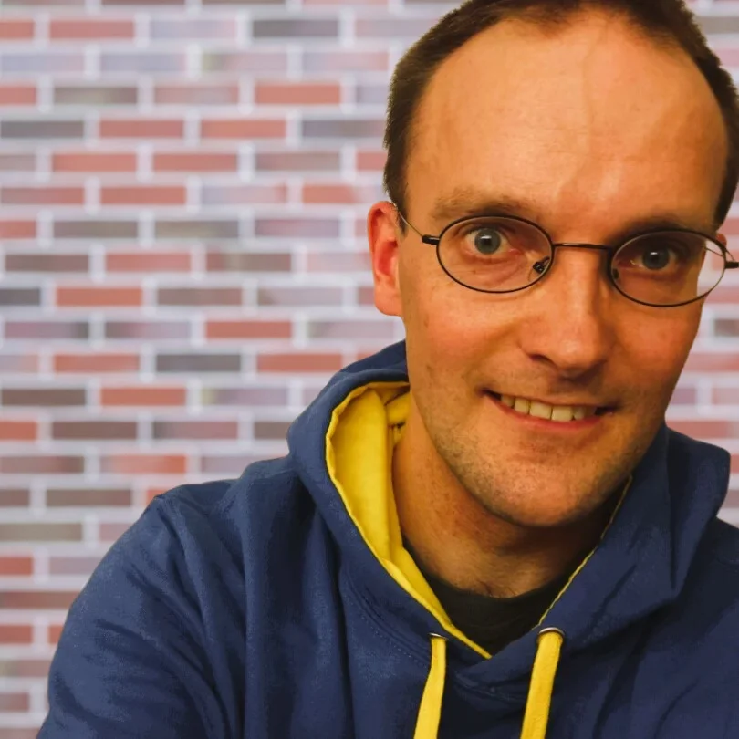 Chris Hirth Hintergrund OL