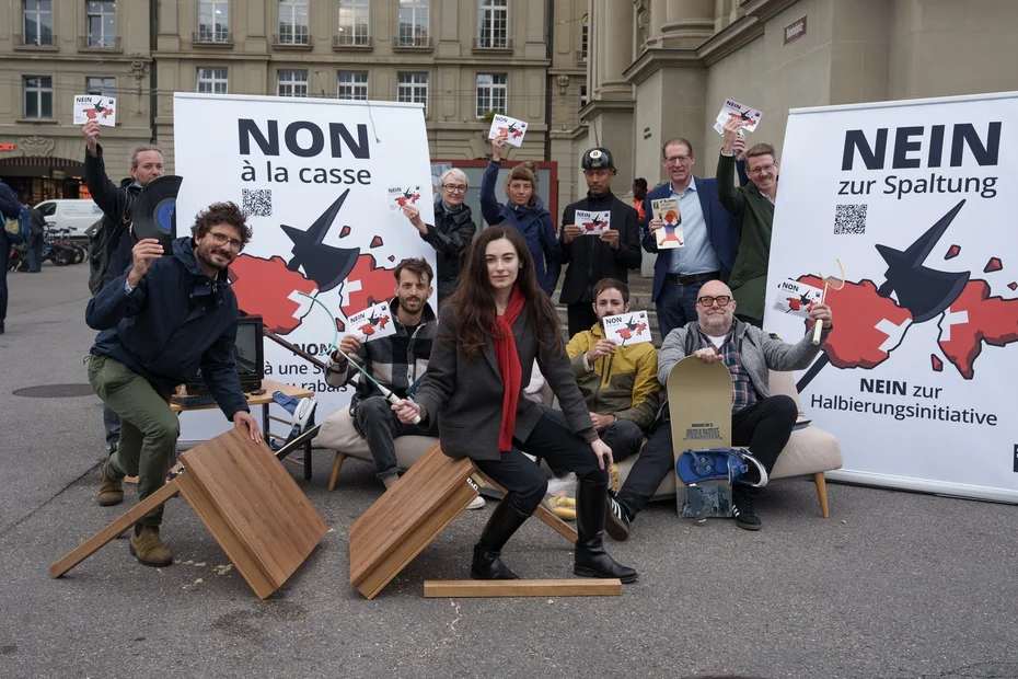 Nein zur Halbierungsinitiative, Aktion an Bahnhof Bern