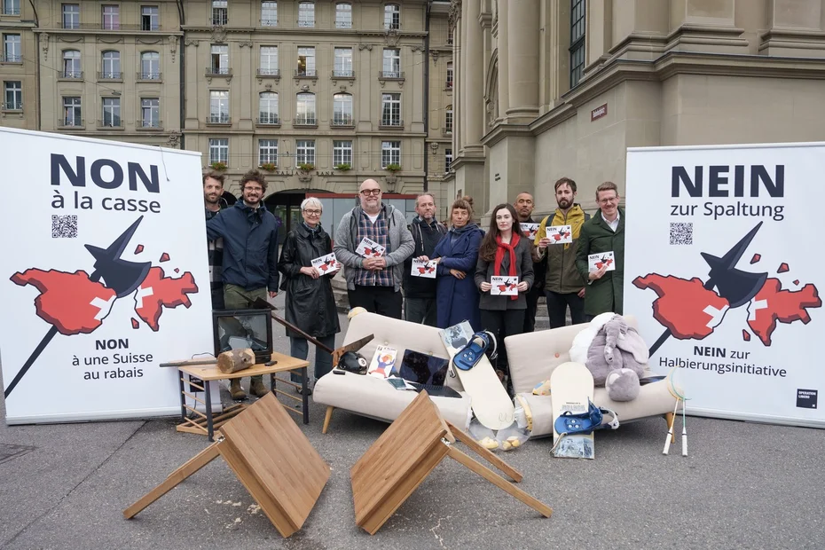 Nein zur Halbierungsinitiative, Aktion an Bahnhof Bern