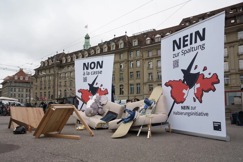 Nein zur Halbierungsinitiative, Aktion an Bahnhof Bern