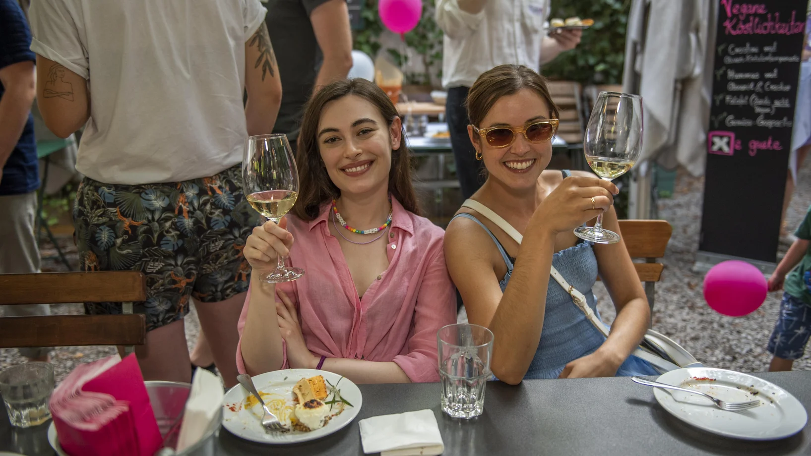 Sanija Ameti und Laura Zimmermann